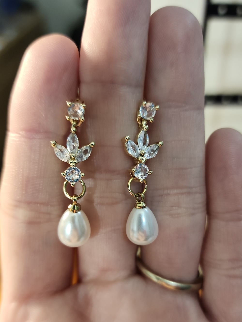 Women's Pearl Earrings, Elegant 14K Gold Plated Cubic Zirconia Pendant Earrings